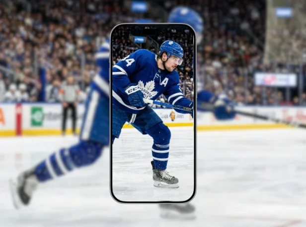 Ice hockey player displayed on a smartphone